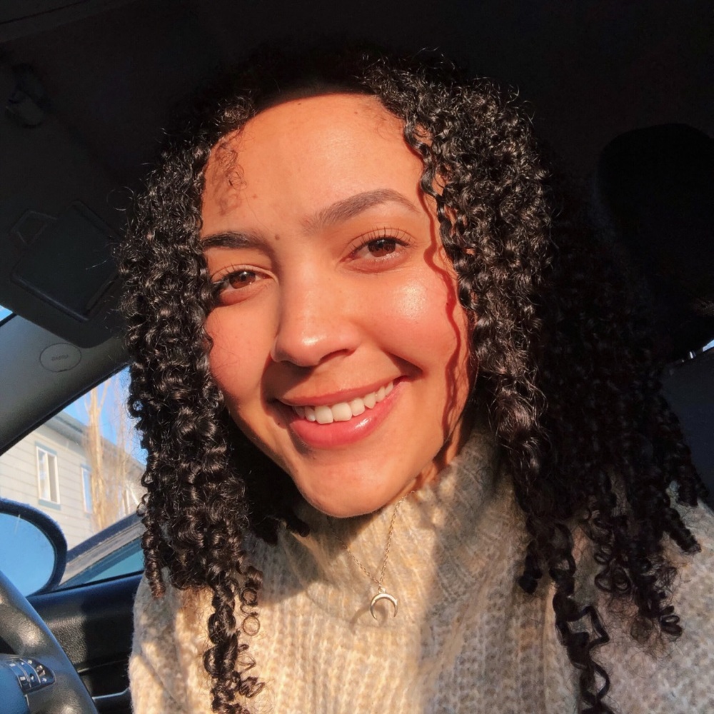 Meet your Posher, Olivia